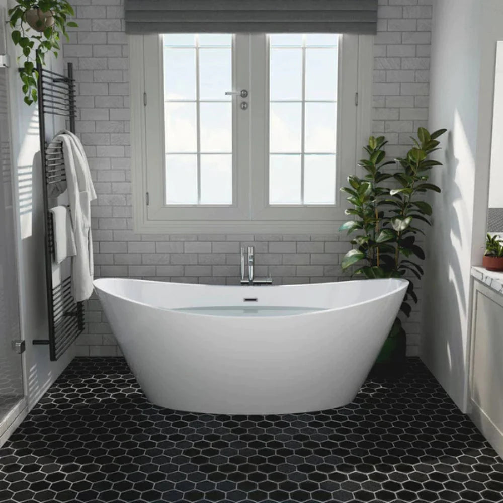 67" Freestanding Soaking Tub - Center Drain